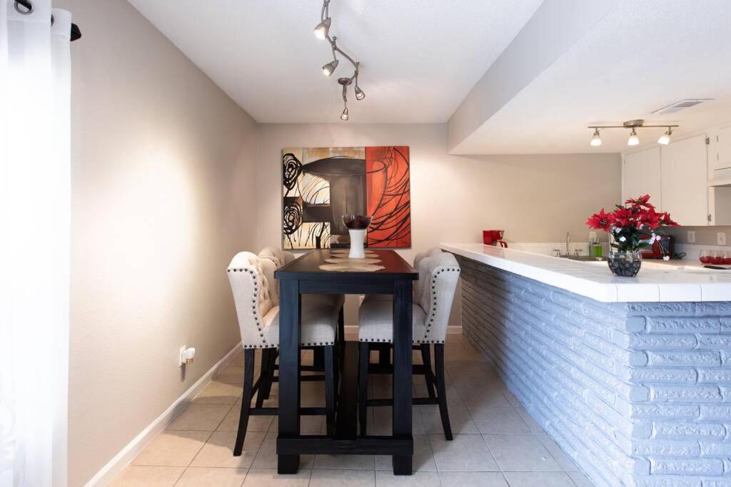 Urban 2Br Apartment In The Heart Of The Heights 휴스턴 외부 사진